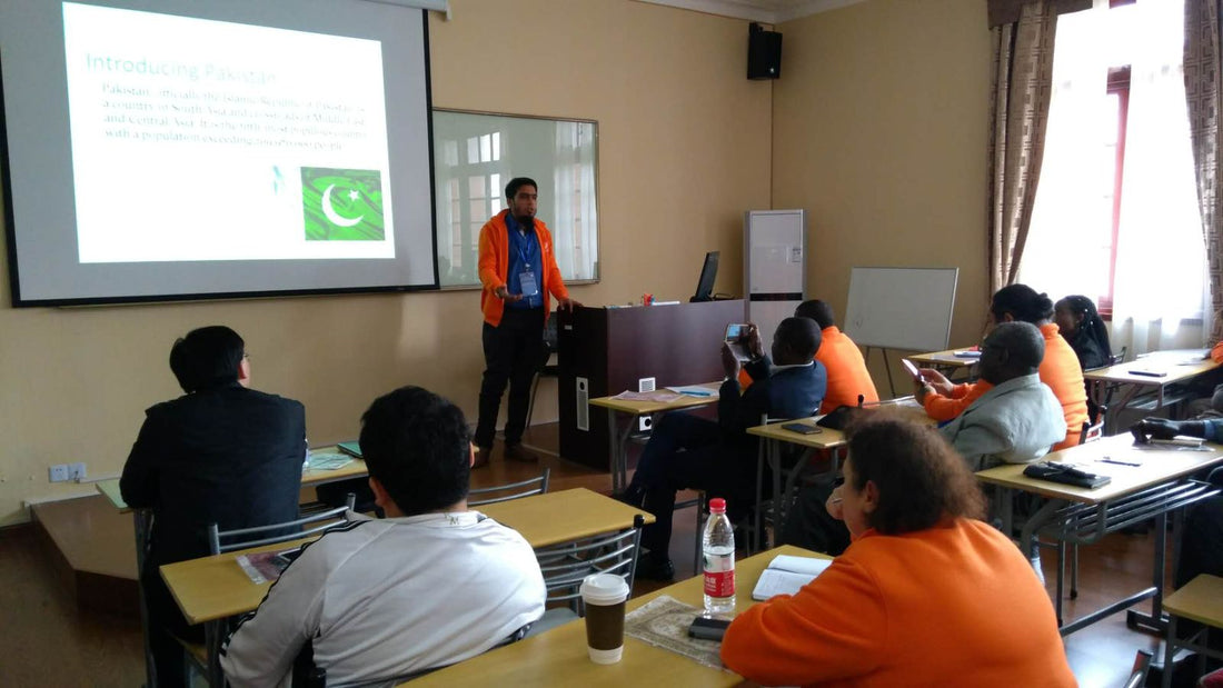 Weaving the Future: Fawad Farooq’s Modern Take on Classic Keffiyehs | AlFajr Keffiyeh Co.